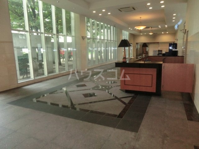 17/25 エントランス