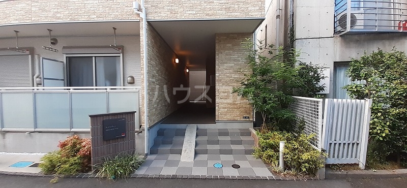 21/24 エントランス