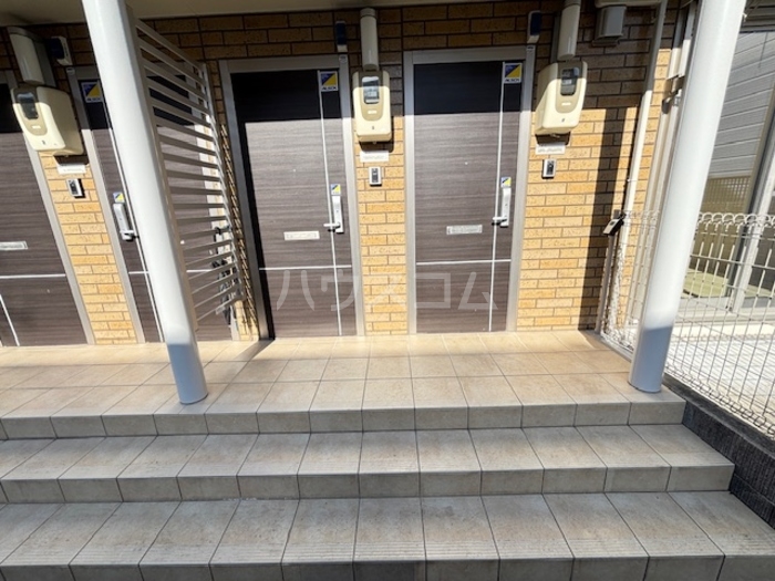 16/18 エントランス