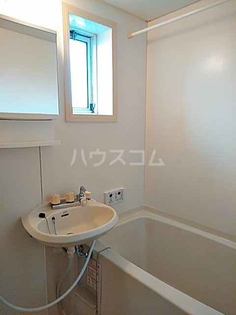 13/30 浴室
