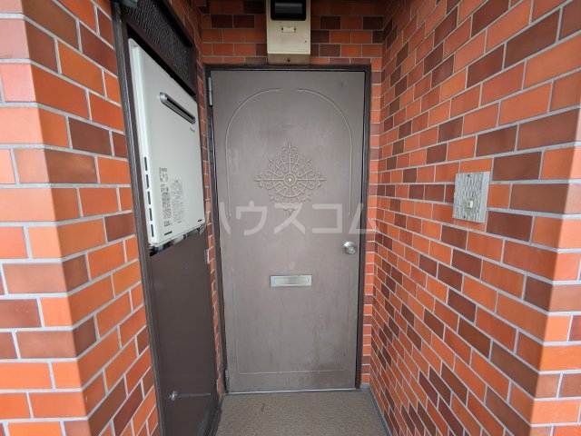 18/22 エントランス