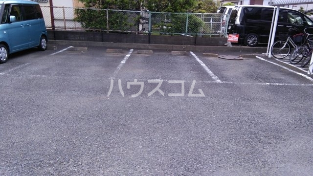23/30 駐車場