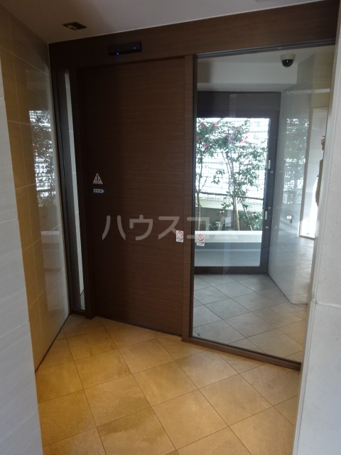 23/30 エントランス