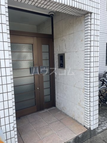 28/30 エントランス