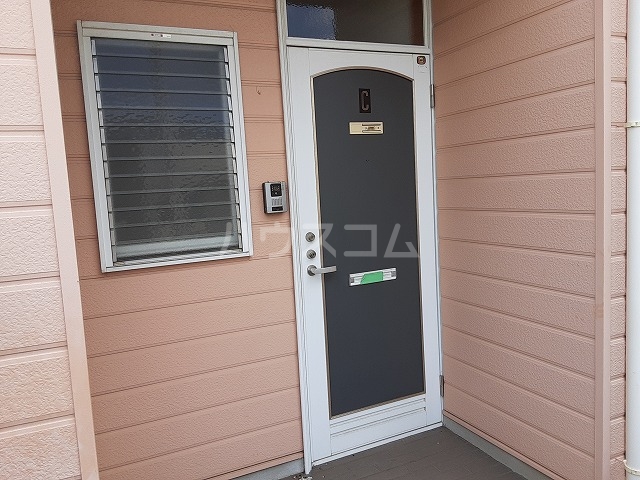 27/30 エントランス