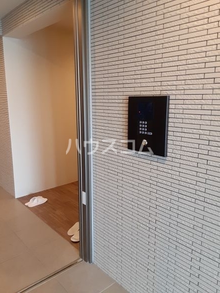 21/28 エントランス