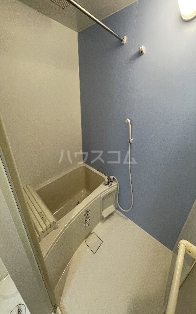 13/30 浴室