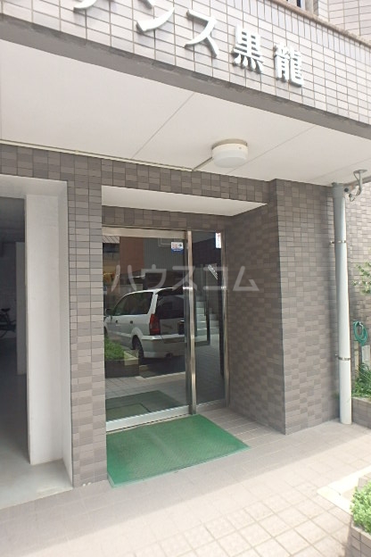 23/30 エントランス