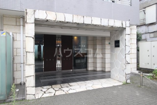 25/30 エントランス