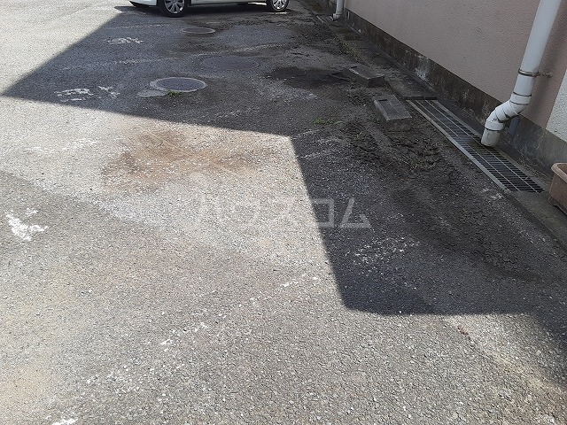 25/27 駐車場