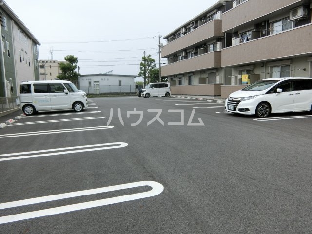 26/27 駐車場