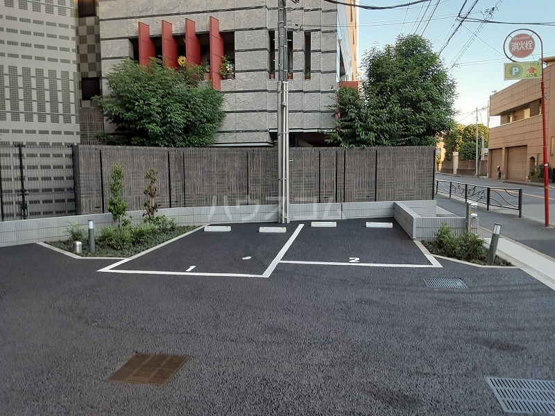22/28 駐車場