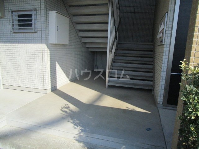 2/4 エントランス