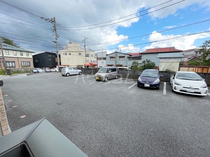 17/17 駐車場