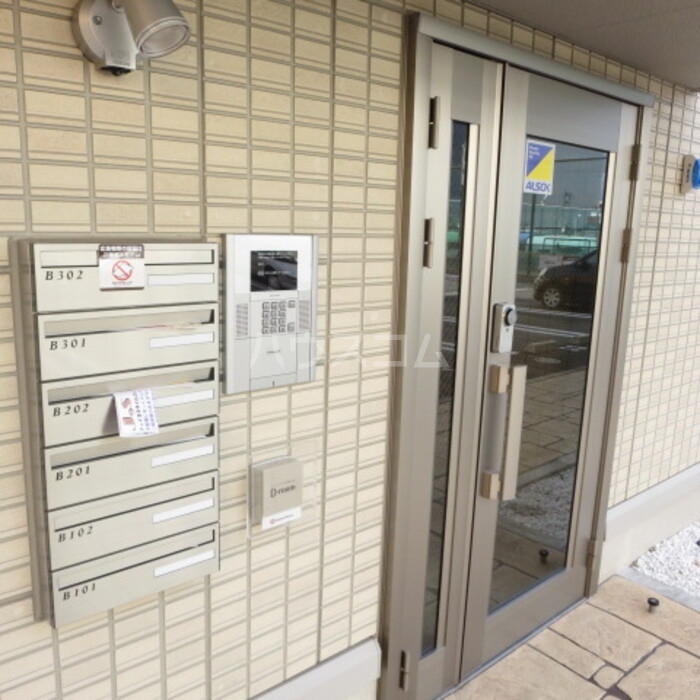 15/19 エントランス