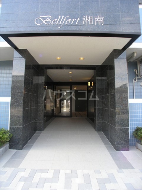 28/30 エントランス