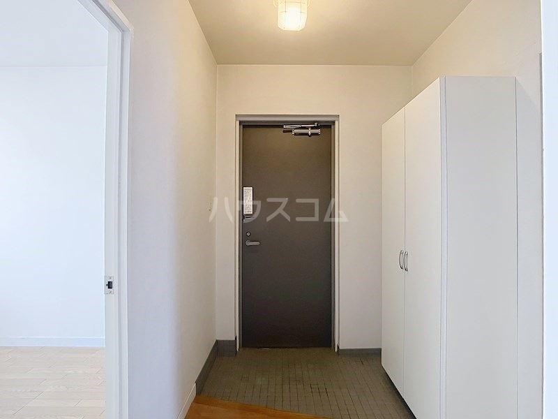 16/30 玄関