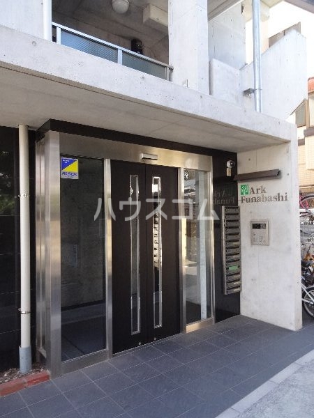 16/19 エントランス