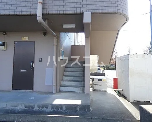 16/21 エントランス