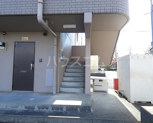 14/19 エントランス