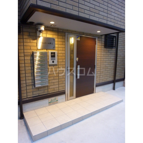 14/21 エントランス