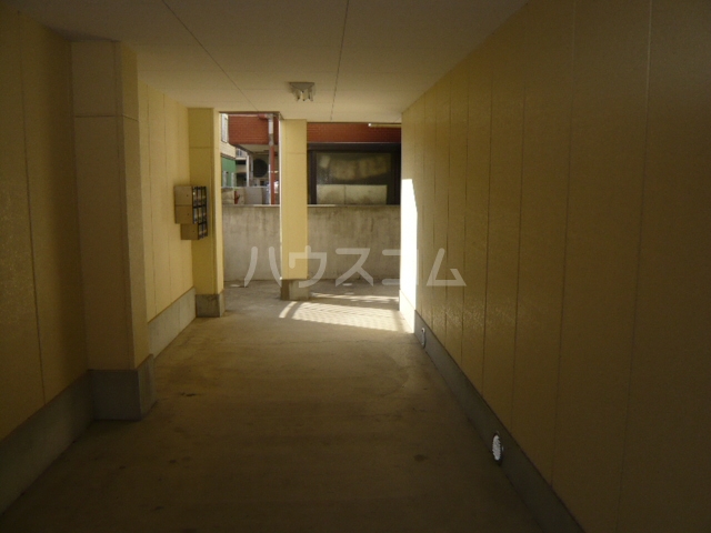 15/22 エントランス