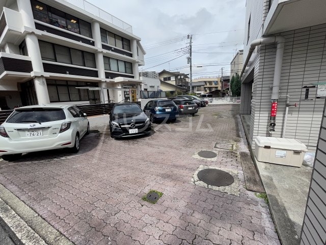 22/30 駐車場