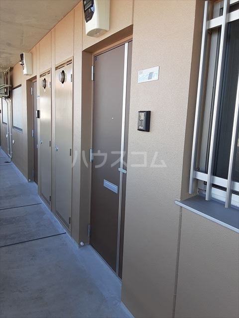 23/30 エントランス