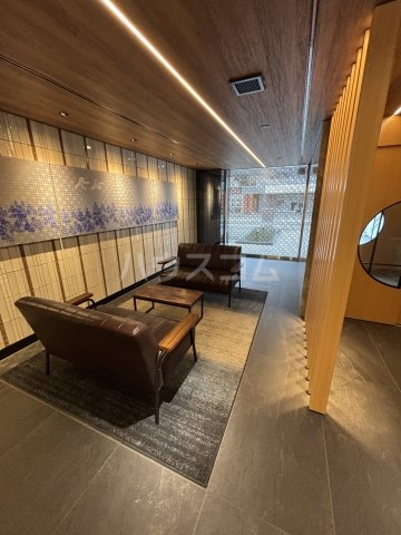 25/30 エントランス