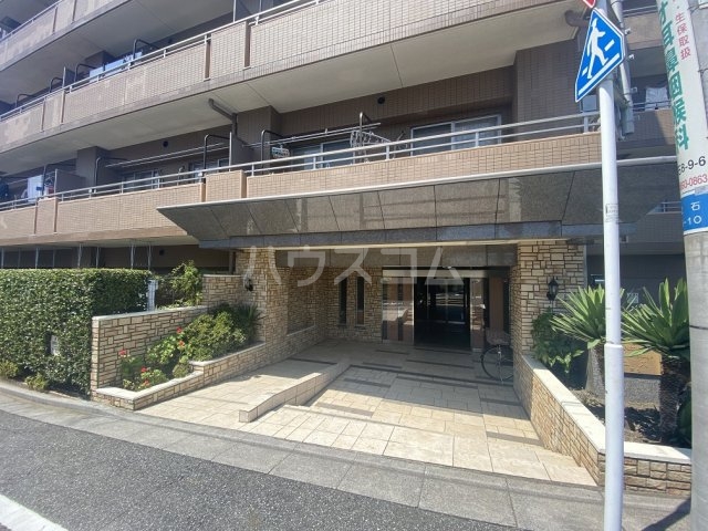 2/4 エントランス