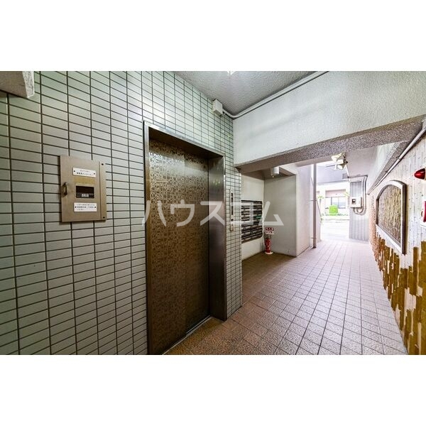 14/21 エントランス