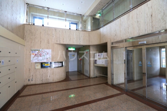 14/19 エントランス