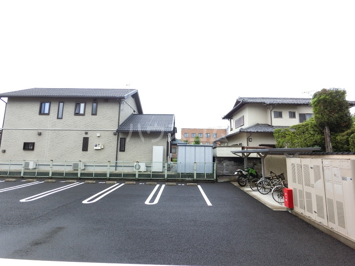 18/21 駐車場