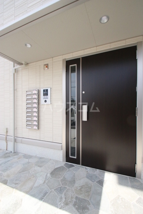 16/17 エントランス