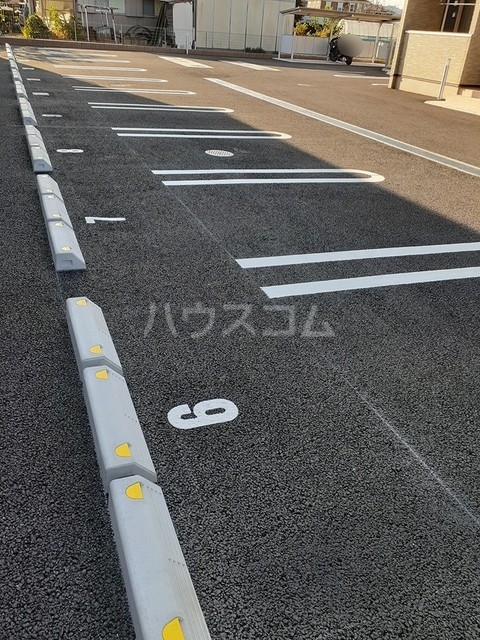 17/30 駐車場
