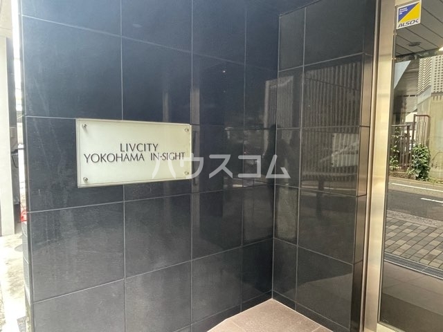 18/26 エントランス