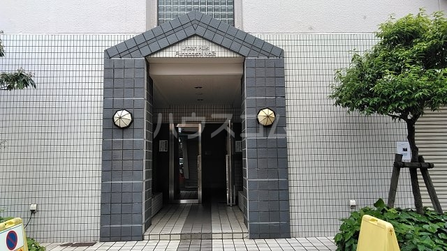 22/23 エントランス