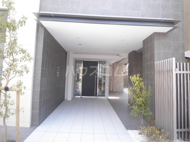 21/30 エントランス