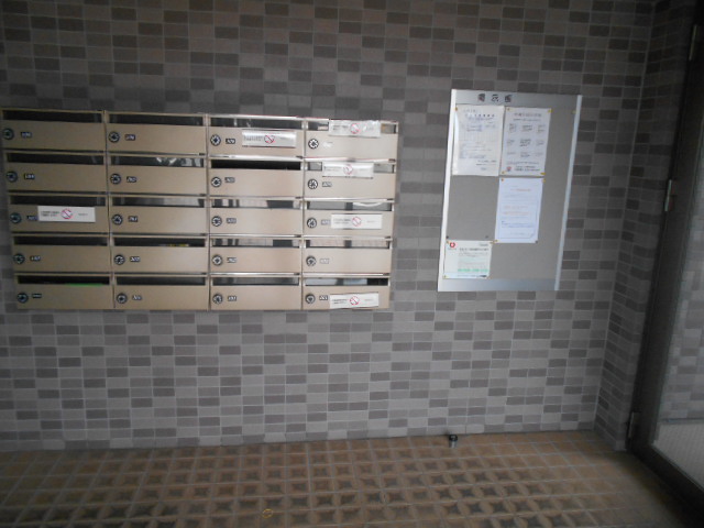 28/30 エントランス