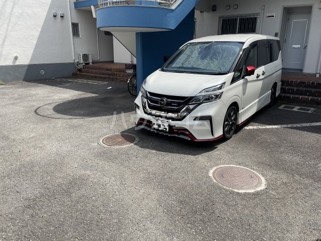 28/30 駐車場