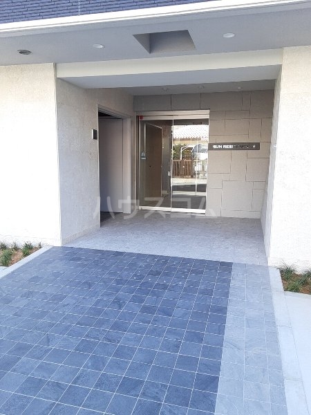 20/26 エントランス