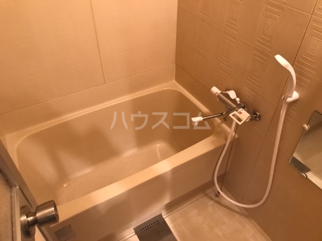 13/30 浴室