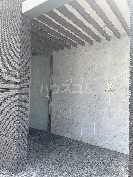 21/30 エントランス