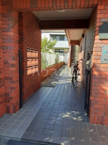 21/27 エントランス