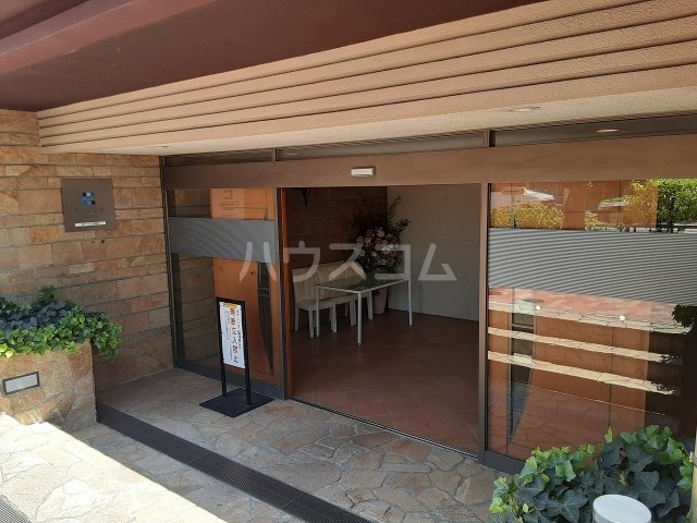 21/29 エントランス