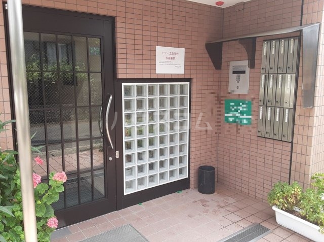 19/29 エントランス