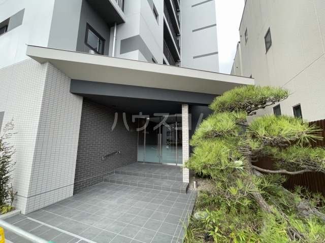 22/30 エントランス