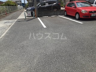 25/28 駐車場