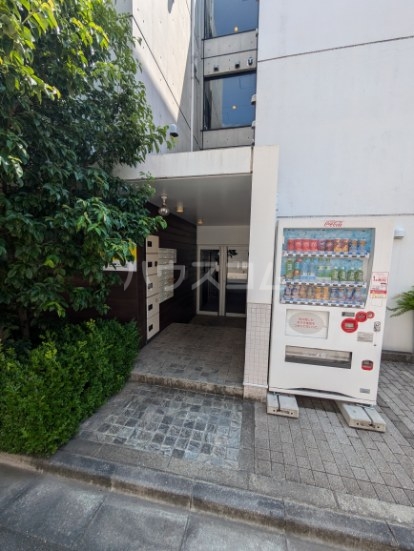 19/25 エントランス