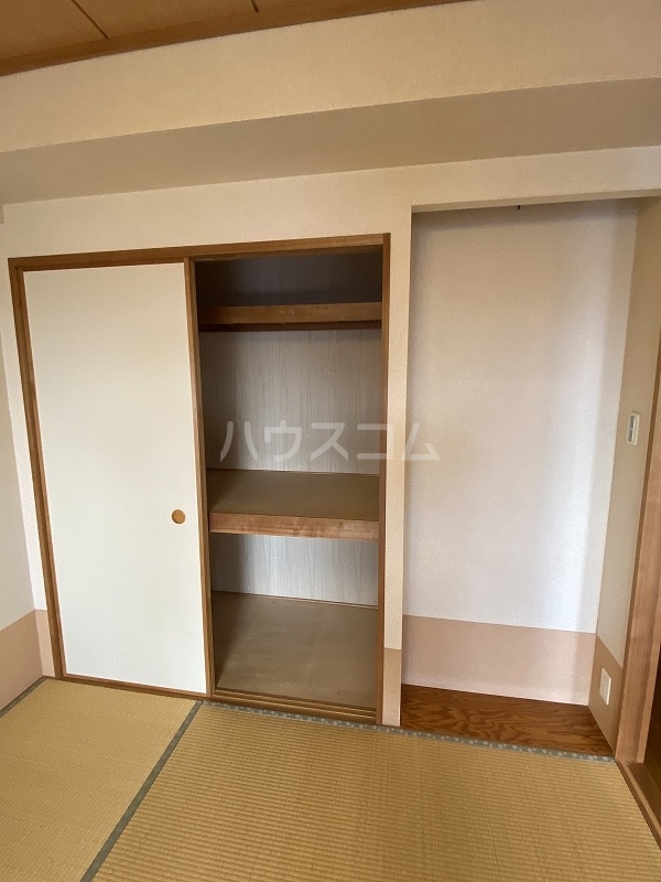 13/30 収納